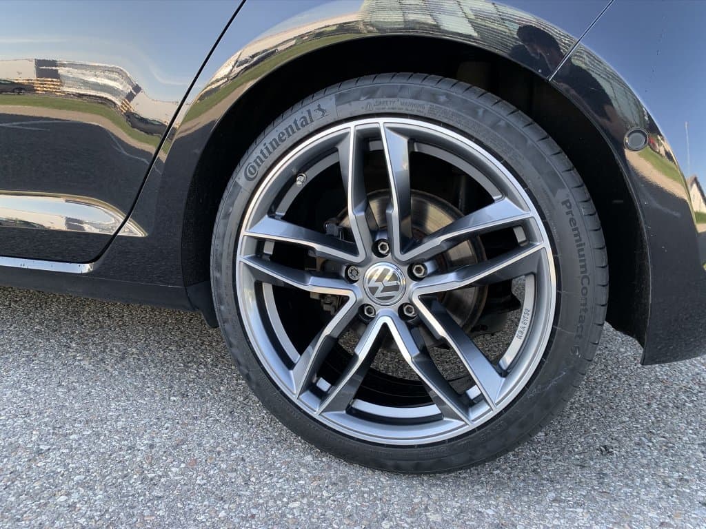 VW Golf - AVUS AF16