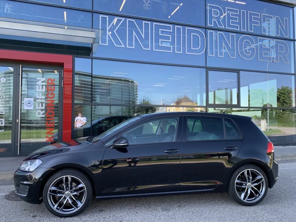 VW Golf - AVUS AF16 2