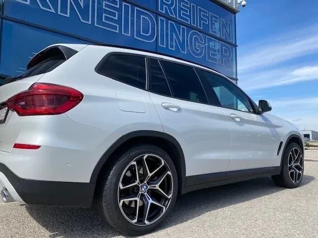 BMW X3 - MOMO RF04 3